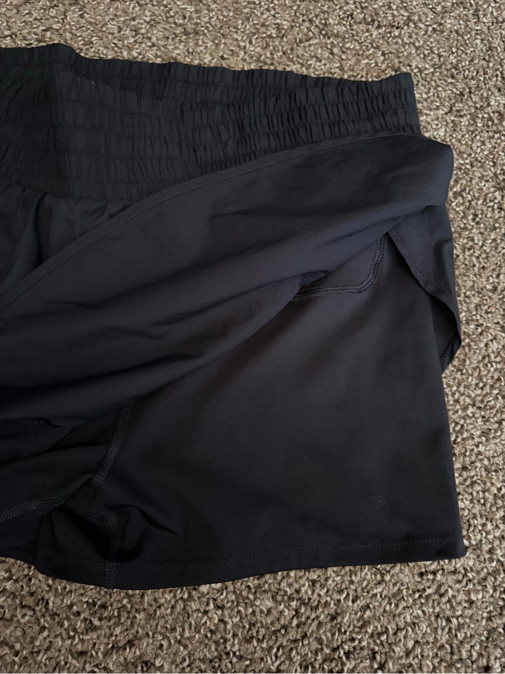 Women’s active shorts - Picture 3 of 4